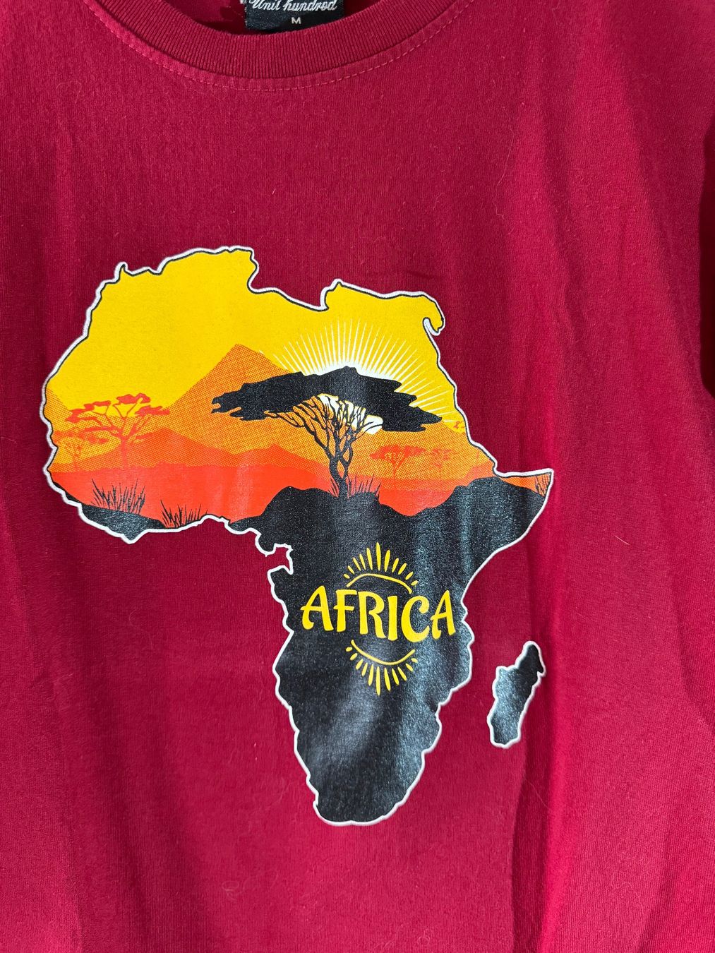 T-Shirts: Rotes Afrika T-Shirt Gr. M – Gebraucht aus Grosswangen von second_hand_dress 1