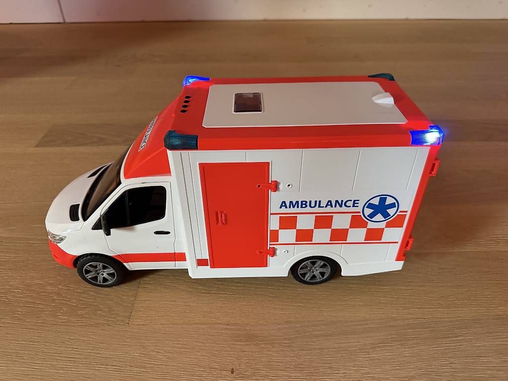 Giocattoli: Ambulance Mercedes Benz Bruder – Usato da La Rippe venduto da jpu_z5ql 1