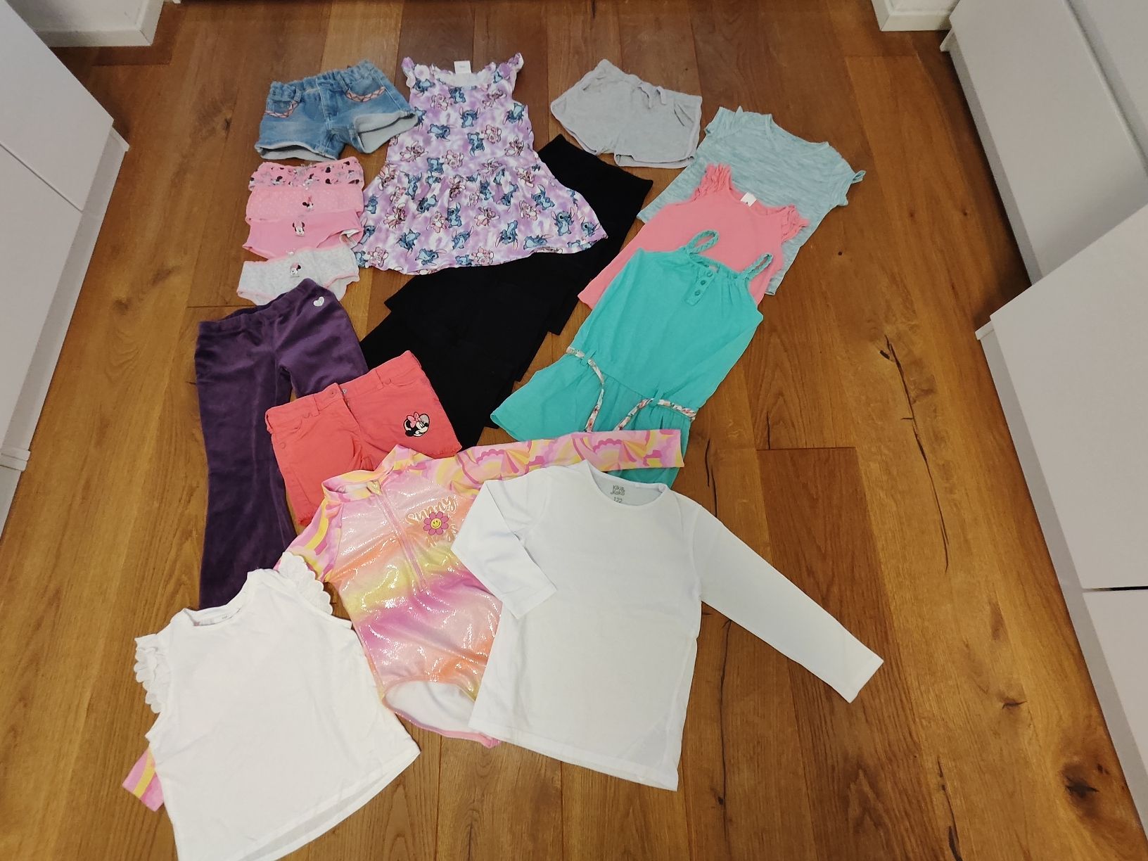 Lotti & Set di vestiti: Kleiderpaket Gr.122 – Usato da Kriens venduto da Xonox 4