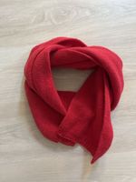 Roter Schal