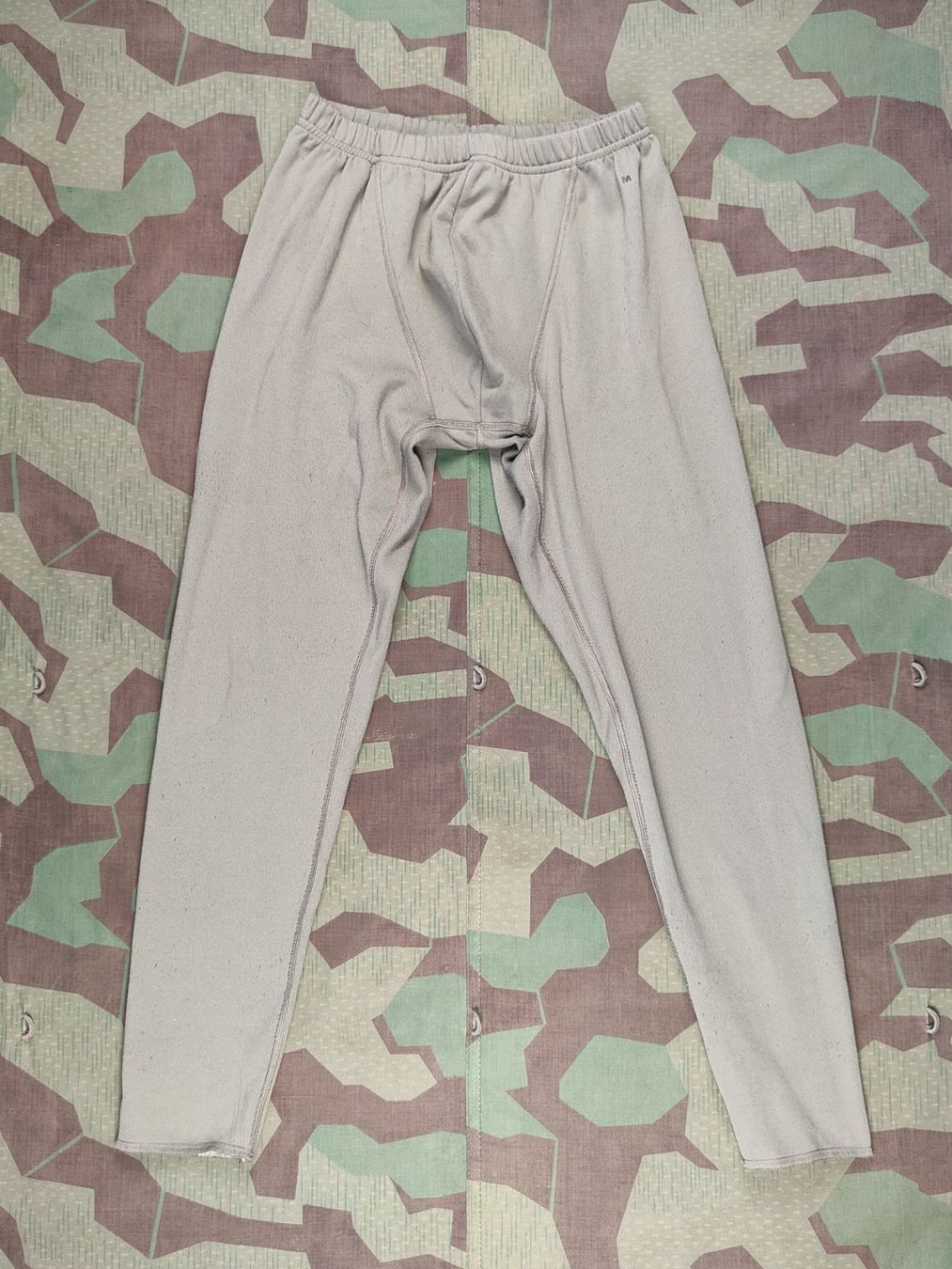 Armée suisse Uniformes: Unterhose lang, Grösse M – D'occasion à Bauma par SwissMilitaria