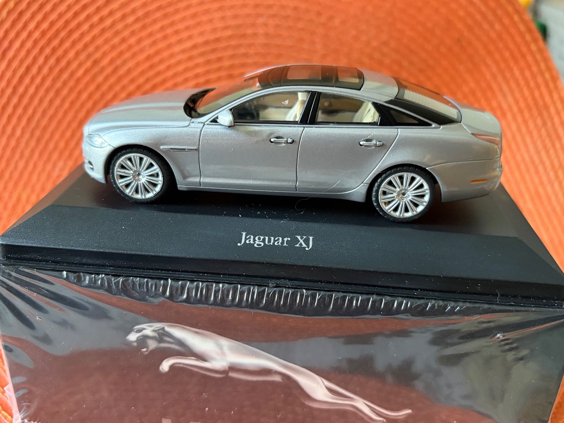 Jaguar Modellautos: JAGUAR - Collection ATLAS 27 X Différents Modèles 1/43 – Neu und originalverpackt aus LE LIGNON von Katanaion