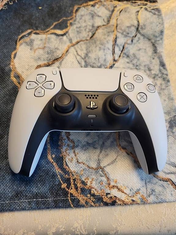 Manettes: Original Sony PS5 DualSense Wireless Controller  Weiss – D'occasion à Tann par psc_7r2y 1