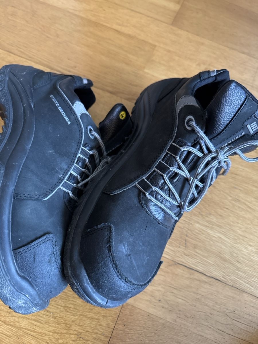 Scarpe da uomo: Stahl Kappen Schuhe Gr. Ca 41.5 – Usato da Zürich venduto da mixer02 3