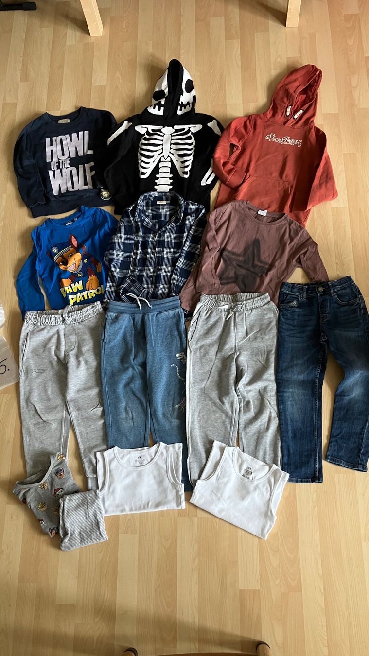 Lotti & Set di vestiti: Kleiderpaket 122 (5) – Usato da Niederglatt ZH venduto da boeca82
