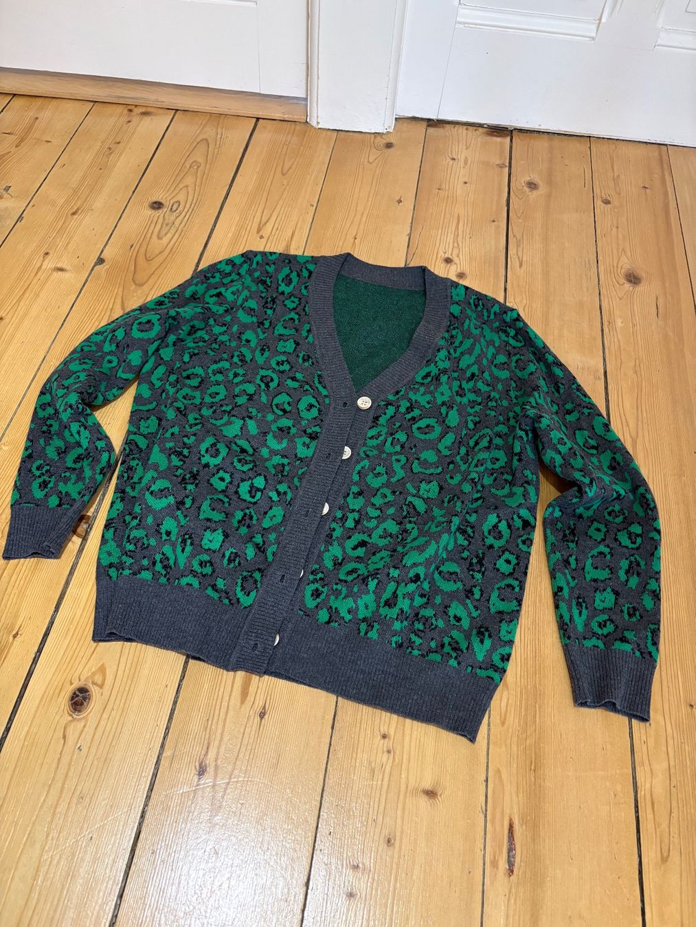 Pullover & Sweatshirts: Strickjacke, Grösse M – Neu (gemäss Beschreibung) aus Wilen b. Wollerau von Posmind