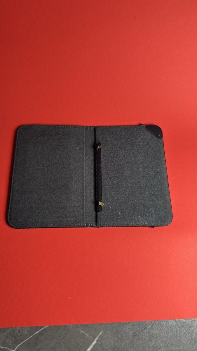 Tablet PC: Lederhülle für Amazon Kindle – Gebraucht aus Rümlang von VlakhSV 1