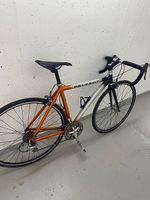 Vélo route alu-carbon Shimano Ultegra)