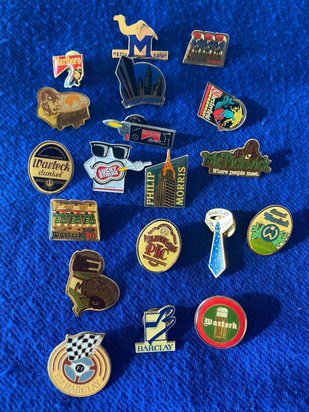 Placchette & Badge: Bier- & Zigaretten-Pins – Usato da Muttenz venduto da Flyaway747