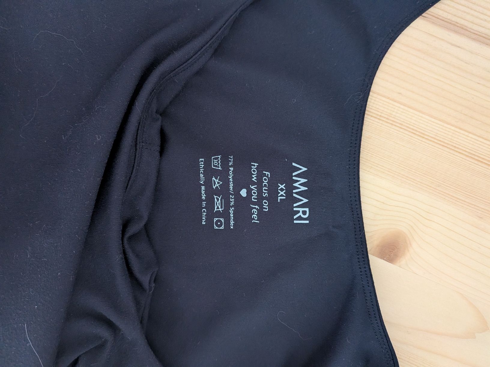 Top: Top avec brassière intégrée  – Nuovo (secondo la descrizione) da Sion venduto da gui_pk7g 1