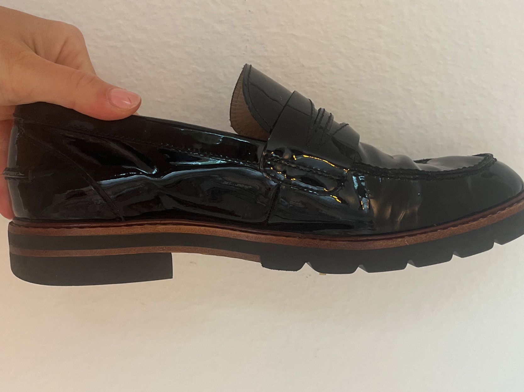 Stuart Weitzman Scarpe da donna: Stuart Weitzman Lack Schuhe, Schwarz, Gr. 38 – Usato da Wollerau venduto da sab_6j7r 2