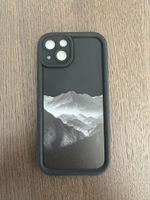iPhone 13/14 Schutzhülle Schwarz mit Bergmotiv neu