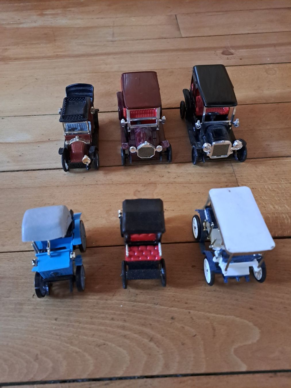Modellautos: Konvolut 6 Modellautos Oldtimer aus Kunststoff – Gebraucht aus Wängi von Raettli10