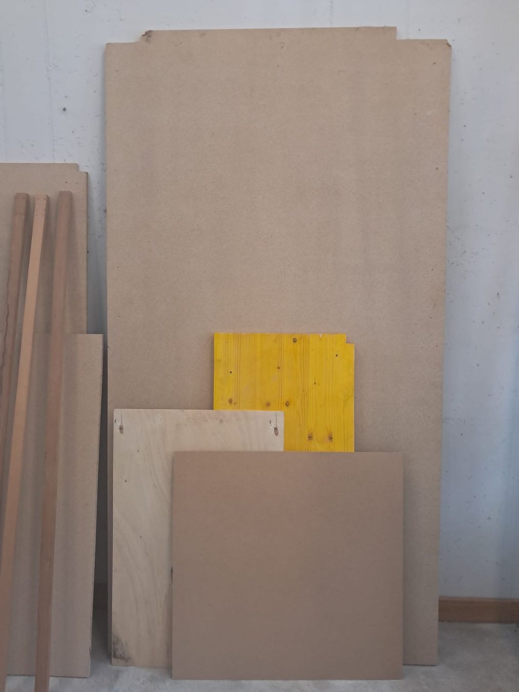 Articoli in legno: diverse Holzplatten diverse Grössen – Usato da Zürich venduto da Lia107 2