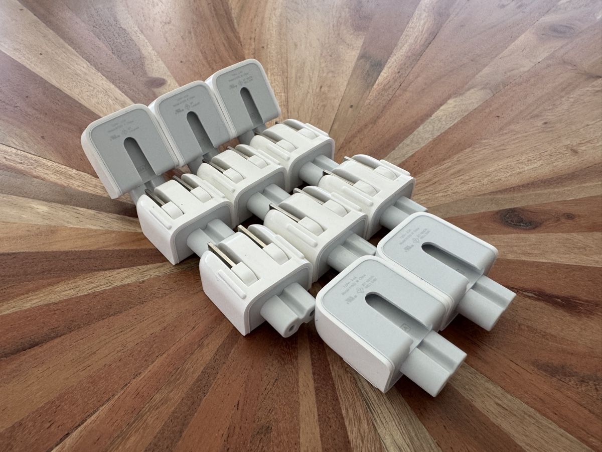 Apple Unità & Adattatore: US original Apple Adapter Reise USA Duckhead – Usato da St. Gallen venduto da hae_6rmh