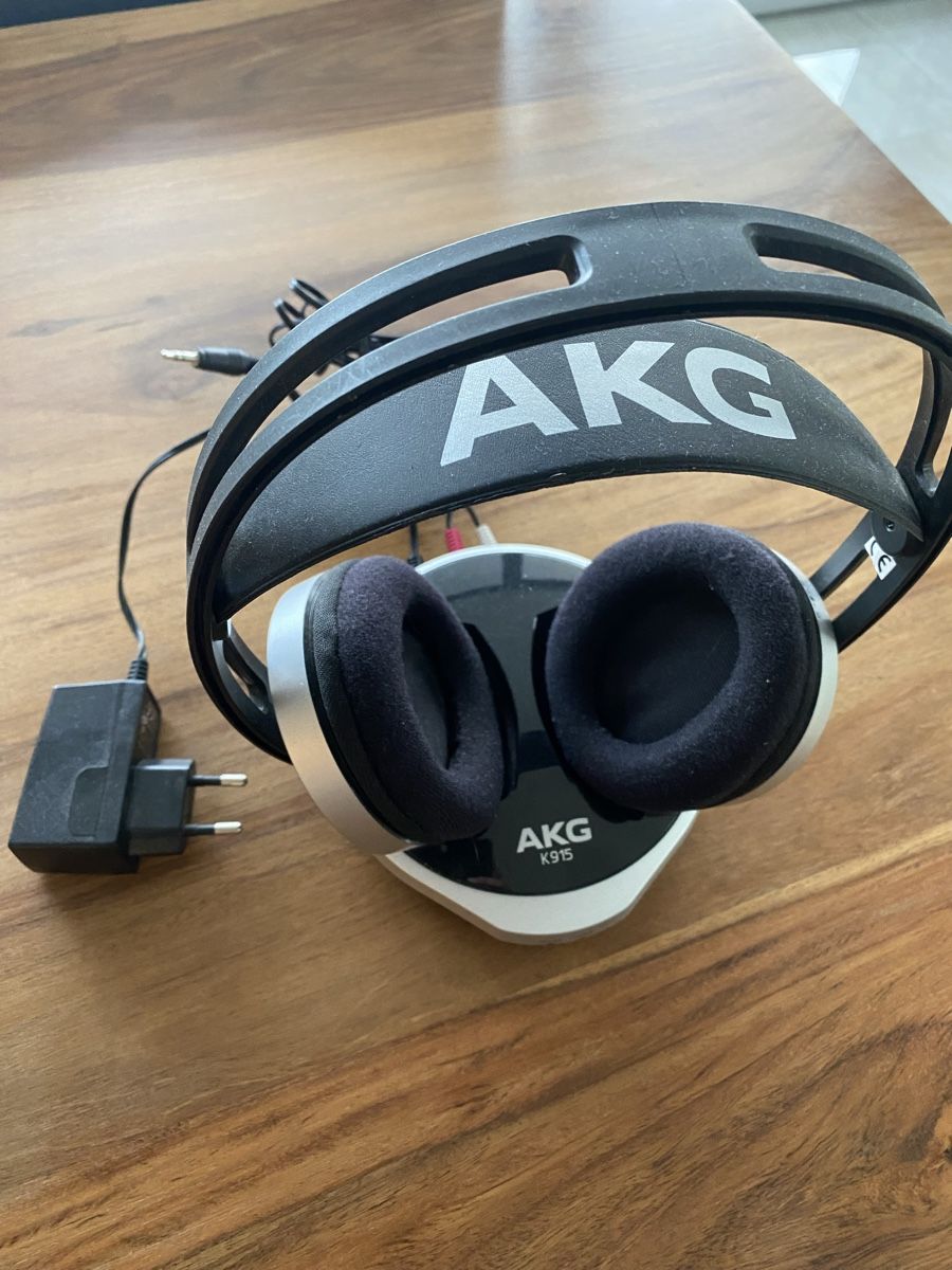 Akg Cuffie: AKG Kopfhörer Kabellos – Usato da Birrwil venduto da Bendegriz