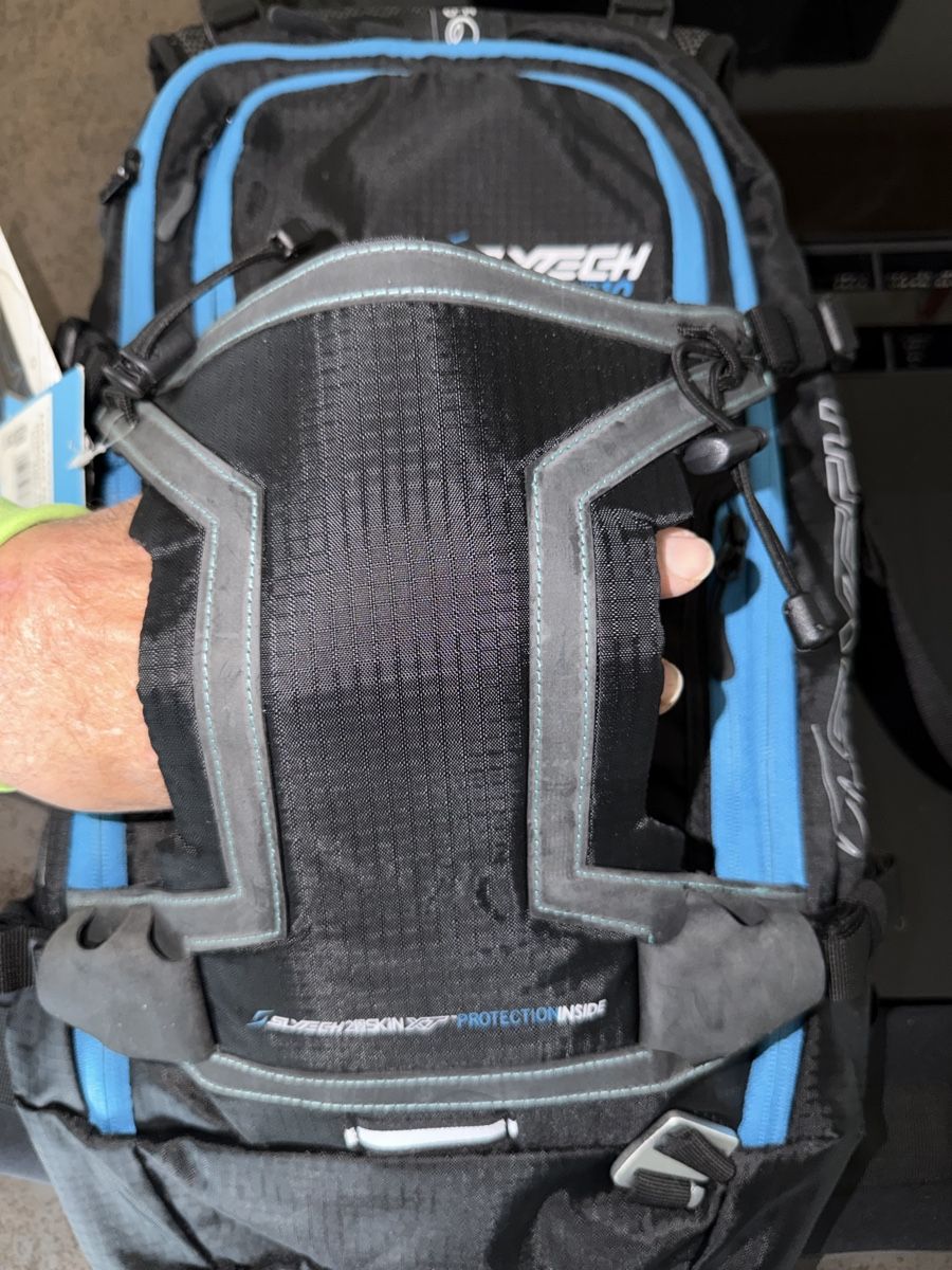 Zaini: Rucksack mit integriertem Rückenpanzer SLYTECH NOBOUND 10  – Nuovo (secondo la descrizione) da Dornach venduto da samuti 2