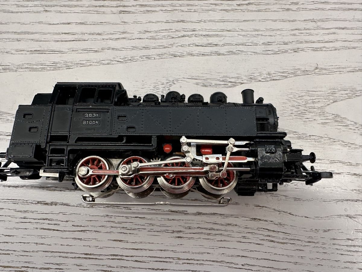 Märklin Modelleisenbahnen: Märklin 3032 DB BR 81 Tenderlok – Gebraucht aus Lupsingen von New-Haven 4