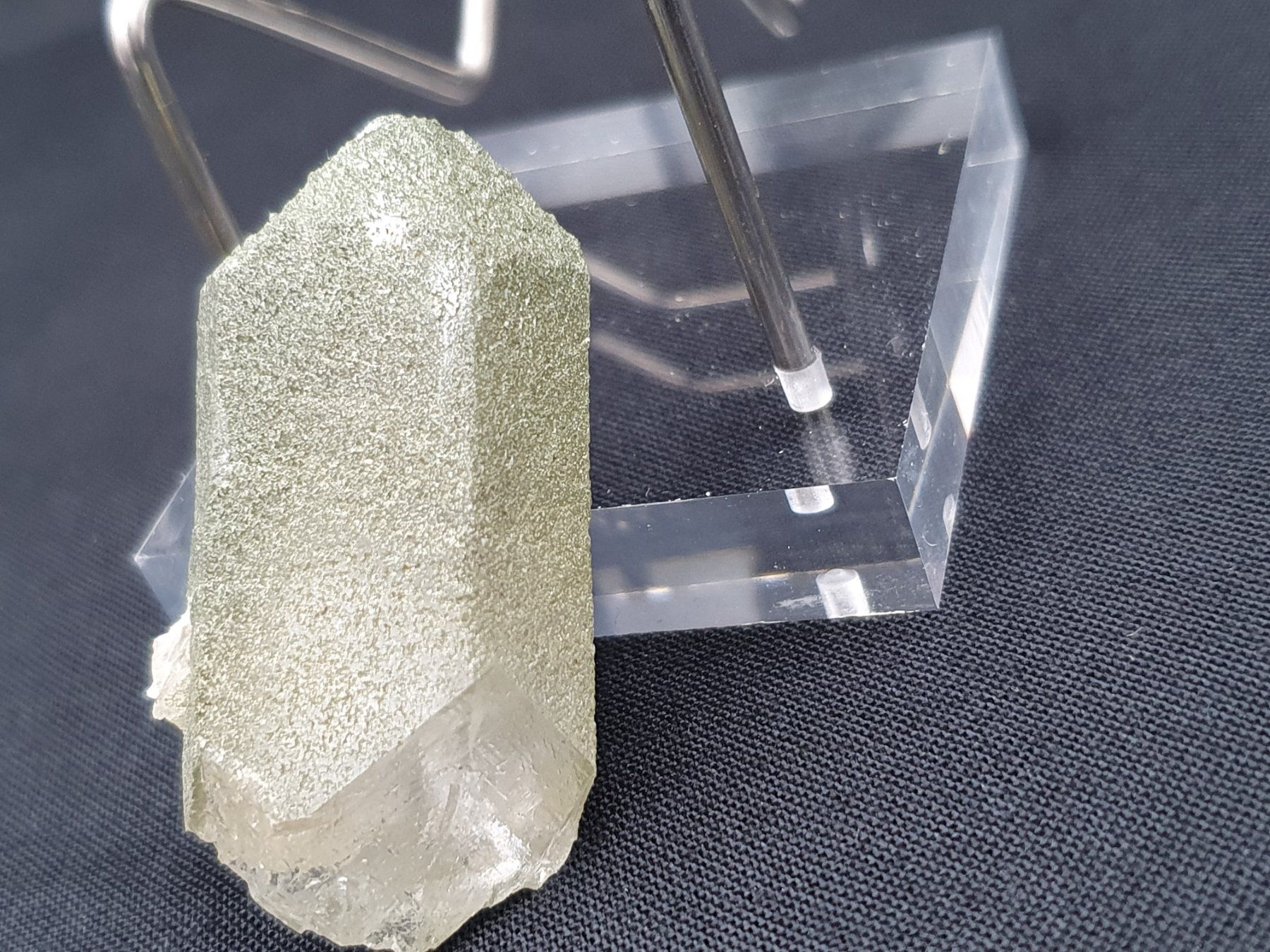 Minerali & Pietre curative: Chloritisierter Quarz – Usato da Holderbank SO venduto da swiss-minerals 4