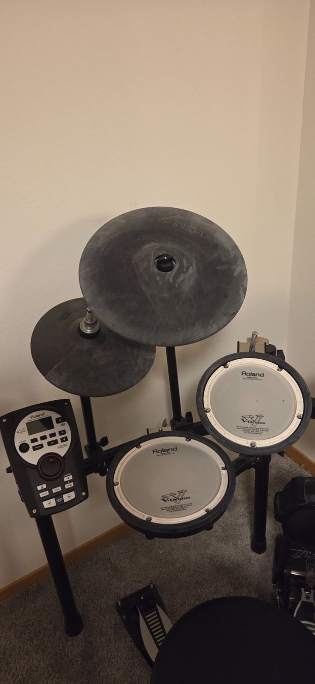 Roland Strumenti musicali: Roland TD-11 E-Drum Set – Usato da Kaiseraugst venduto da Ruff_y 2