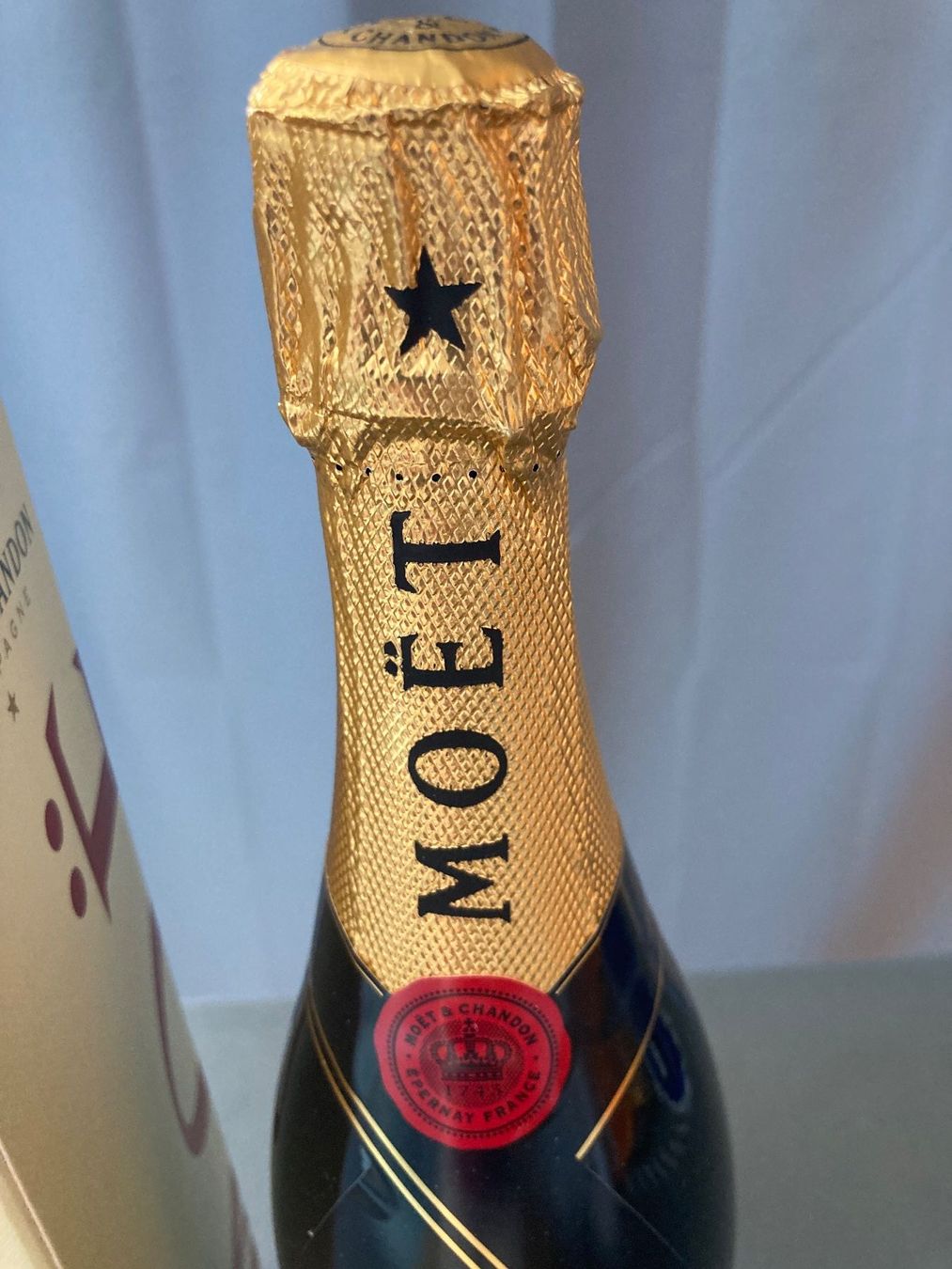 Moet Bevande alcoliche: Moët & Chandon Brut Impérial Champagner 75cl mit Box – Usato da Zürich venduto da mik_h9ty 2