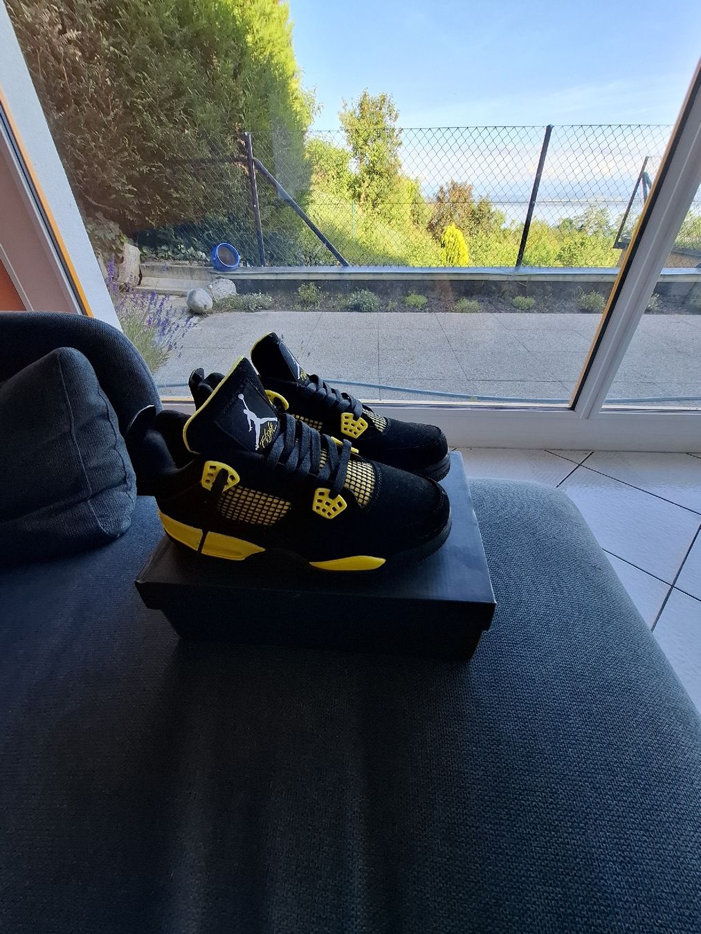 Jordan Scarpe da uomo: jordan 4 thunder – Nuovo e nell'imballaggio originale da Corcelles NE venduto da Skuff