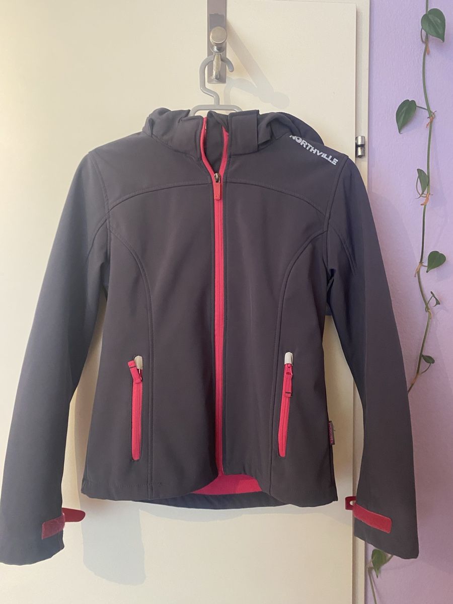 Jacken & Mäntel: Veste softshell fille taille 104 – Gebraucht aus Birsfelden von leu_hnf6