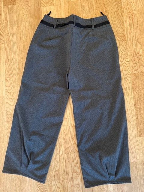 Pantaloni: Damen Hose Gr.36 3/4 – Usato da Wabern venduto da MagdalenaWabern 1