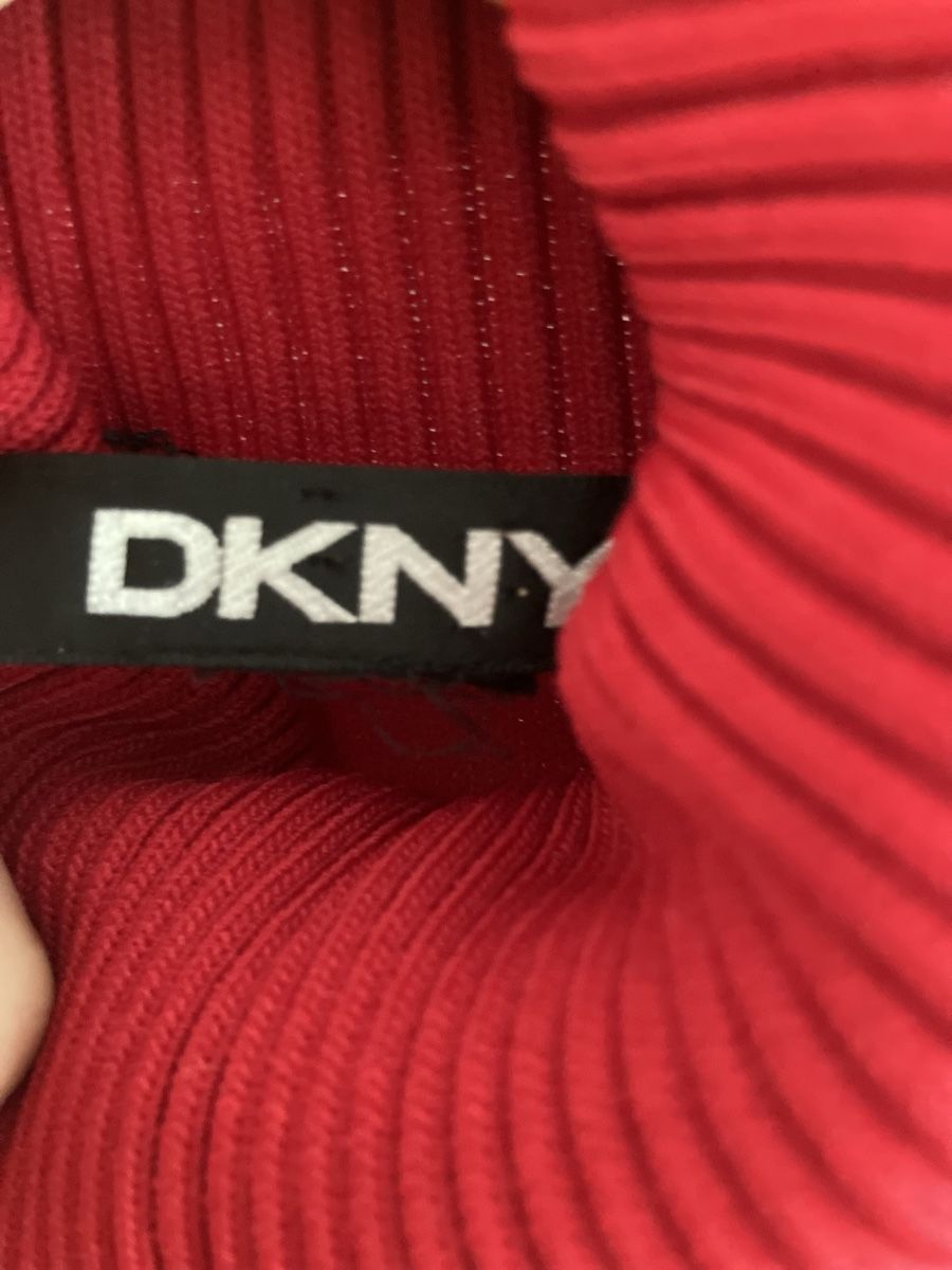 DKNY Top: DKNY ärmelloses Rollkragen-Top – Usato da Basel venduto da ele_j688 1