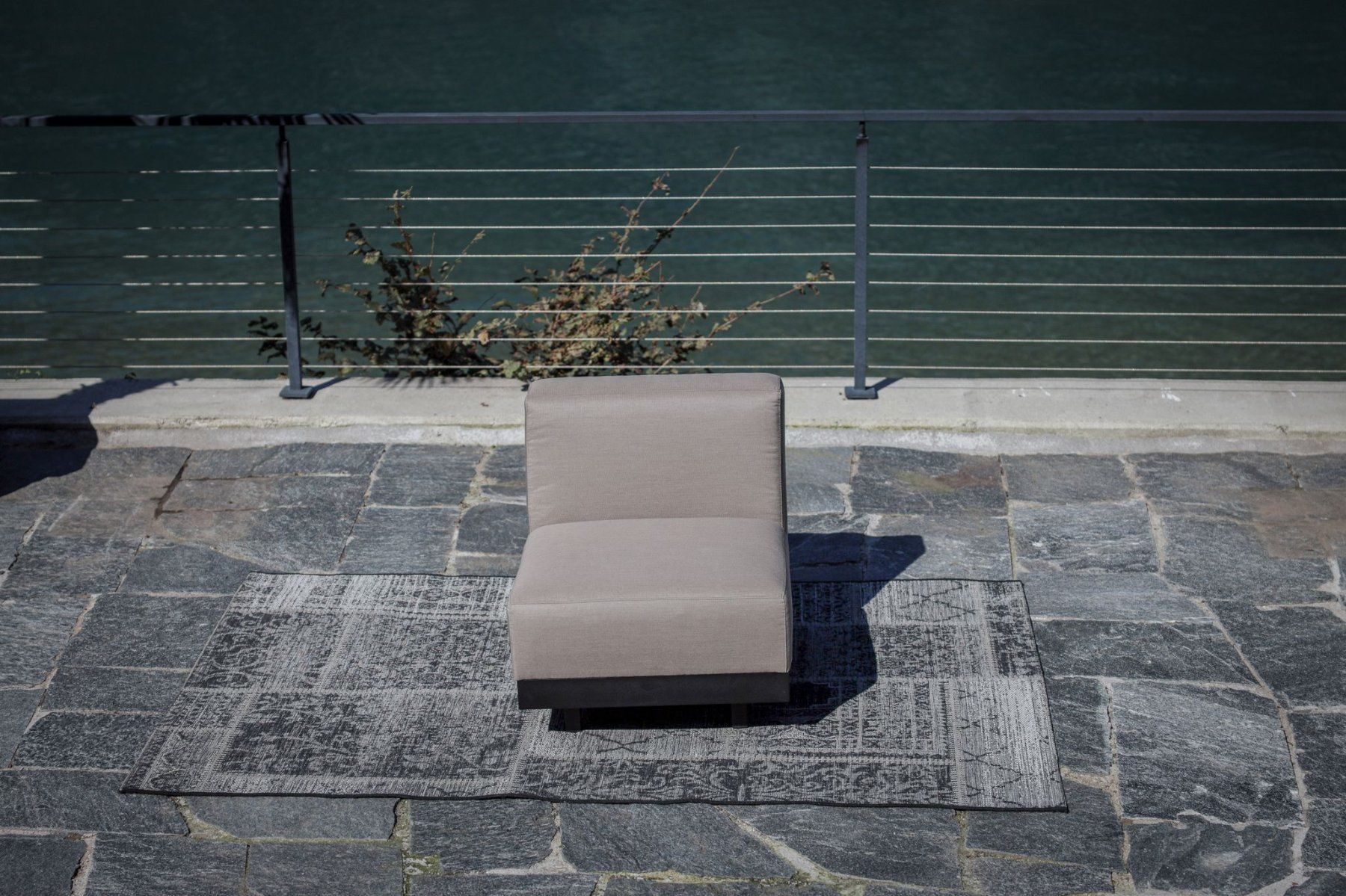 Viplounge Sofas: Outdoor Sofa wetterfest – Neu und originalverpackt aus Uznach von viplounge 3