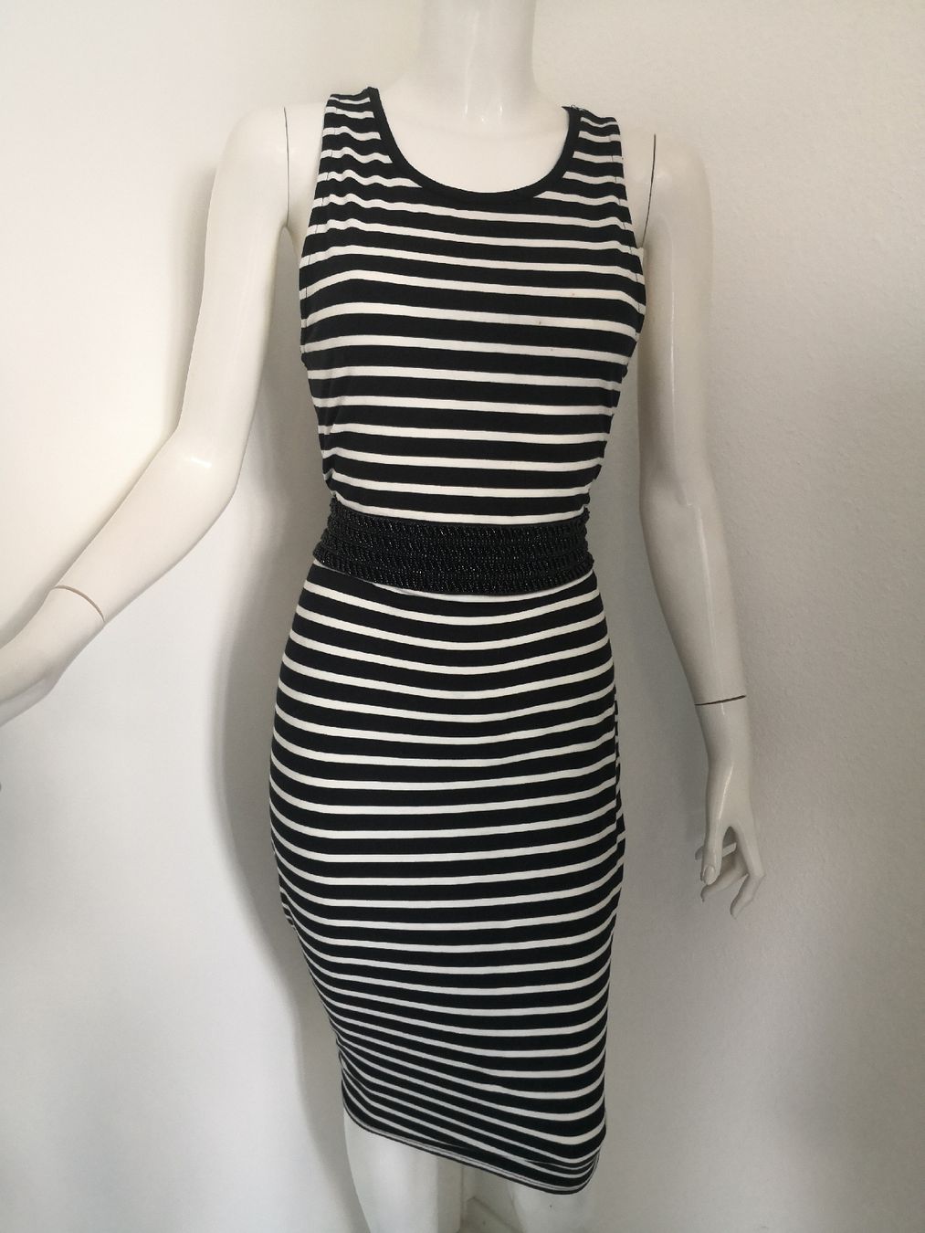 Mango Robes: 🤩MANGO STRETCH-KLEID SCHWARZ-WEISS GESTREIFT – Neuf (Voir description) à Olten par Naja-Twins-Twins 2