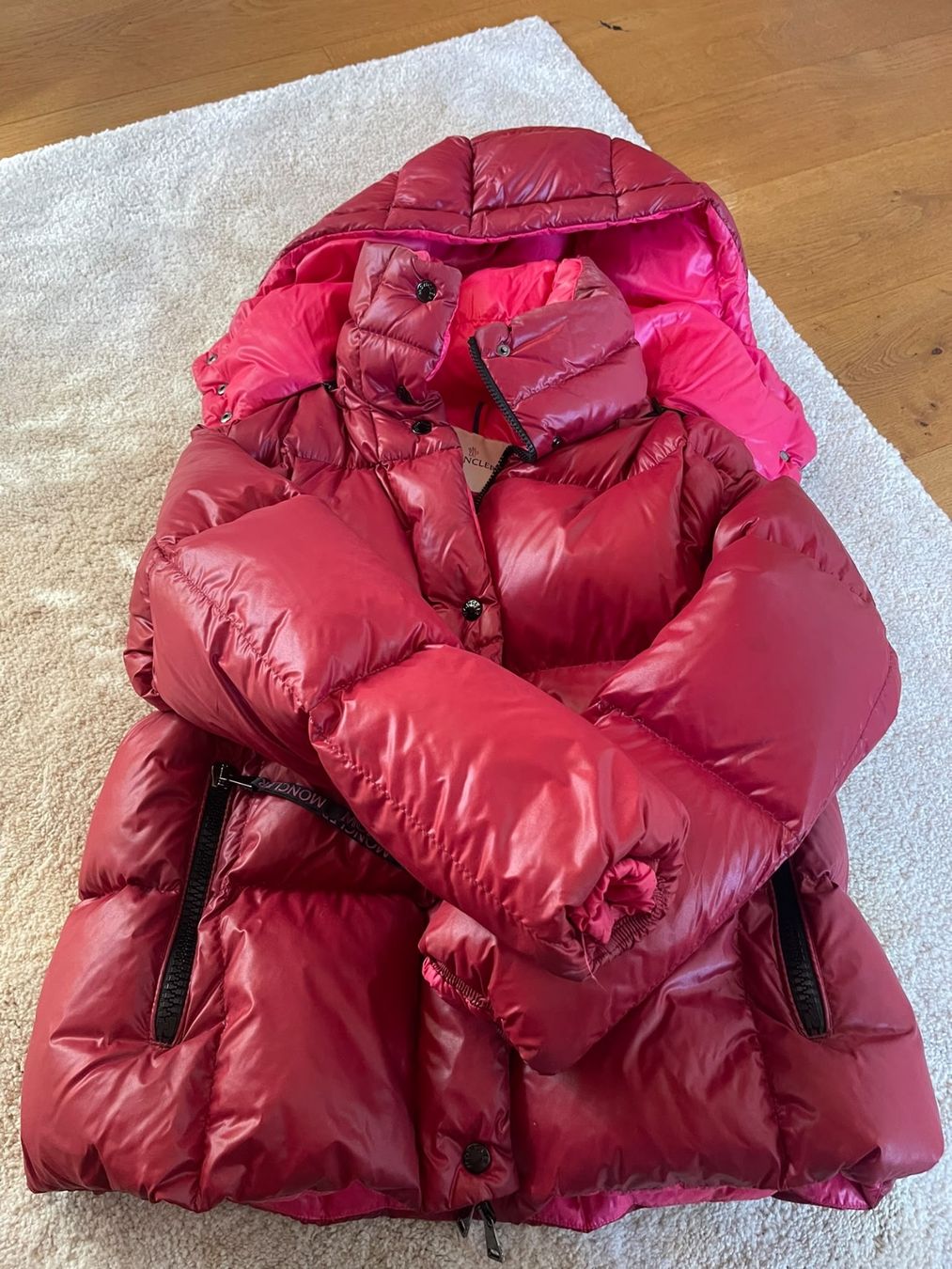 Moncler Jacken: Moncler Jacke rot – Neu (gemäss Beschreibung) aus Kirchberg SG von ani_xq65 2