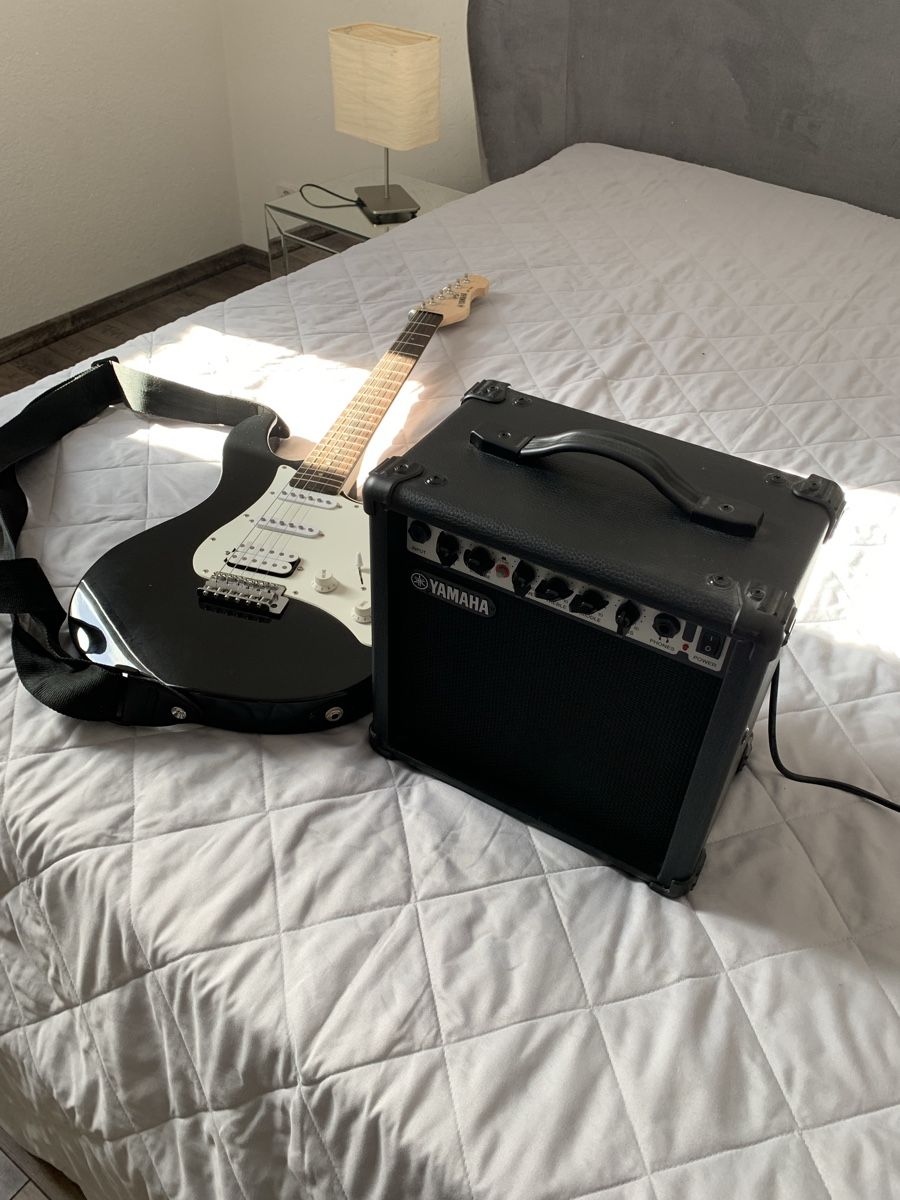 Strumenti musicali: E- Gitarre – Usato da Rothenhausen venduto da bie_j8l5 3