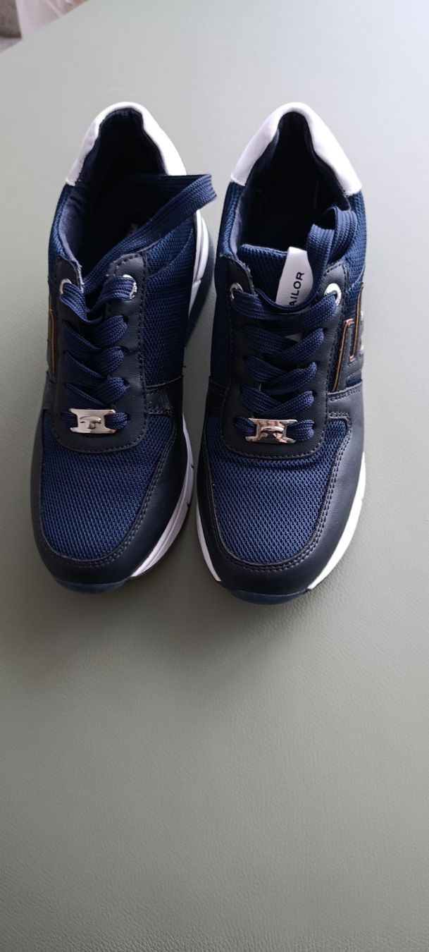 Tom Tailor Scarpe da donna: Sneaker blau weiss Grösse 35  – Usato da Menziken venduto da SianaSiana