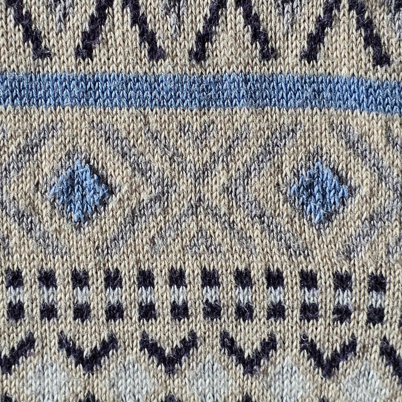 Pullover & Sweatshirts: 🐸 PULLOVER MIT SCHÖNEM WINTERMUSTER NORWEGER MUSTER M – Gebraucht aus Môtier (Vully) von Frogs 7