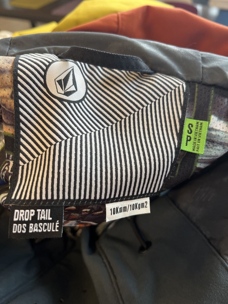 Completi: Wunderschöner, neuer Volcom Snowboardanzug 2-teilig – Nuovo (secondo la descrizione) da Solothurn venduto da Bagi1989 5