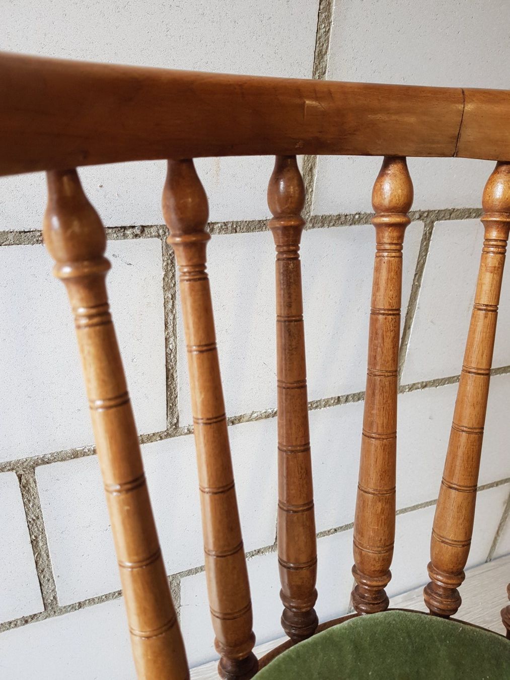 Stühle: spannender antiker Eck Stuhl Holz Dekorations Sessel – Gebraucht aus Walterswil BE von Lonitti 7