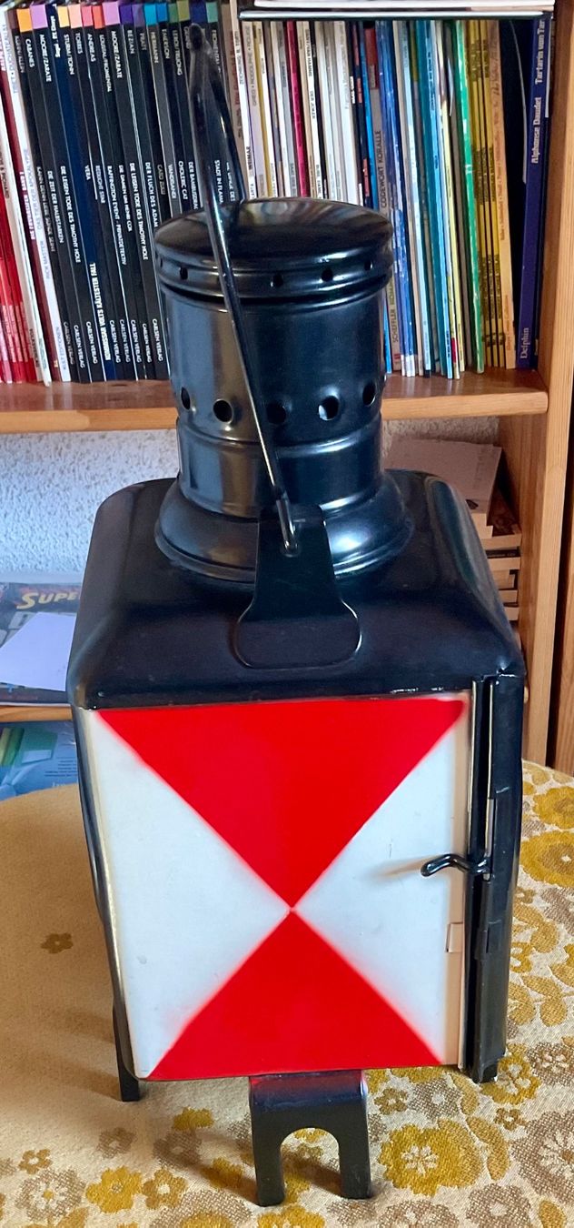 Sonstige Dekorationen & Accessoires: Petroleum Zugschluss Signal DB – Gebraucht aus Endingen von nathan05 1