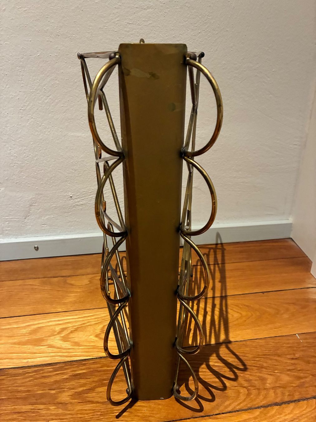 Altro per la casa: Messing Zeitungsständer, Vintage – Usato da Baden venduto da usewhatyouhave 3