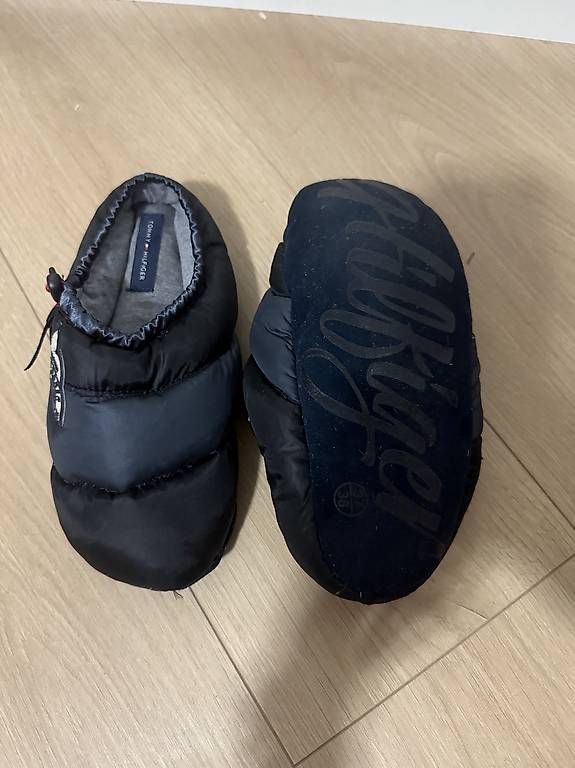 Tommy Hilfiger Scarpe da donna: Pantofole TOMMY HILFIGER – Usato da Locarno venduto da Debi816 2