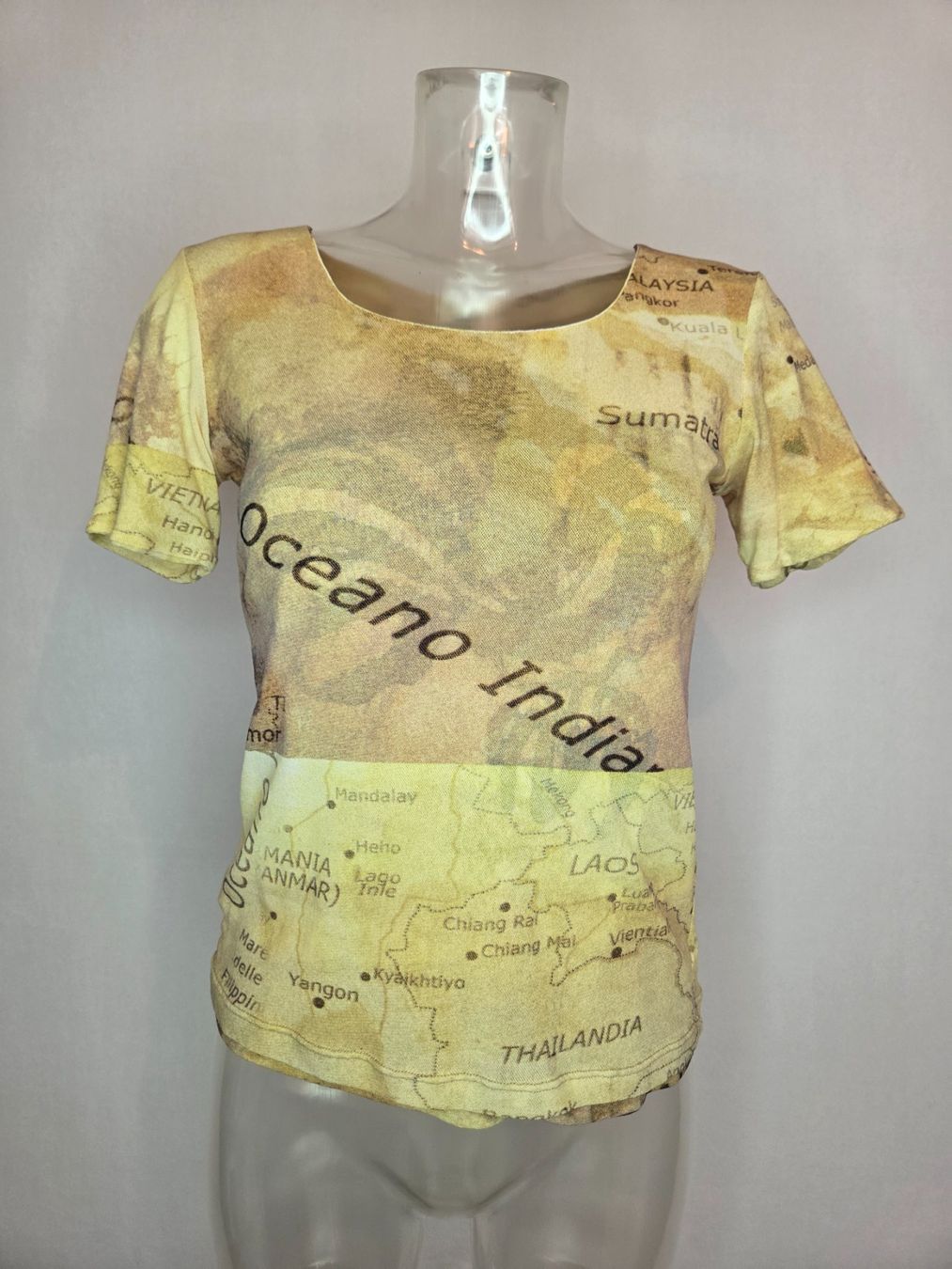 Nile Top: Nile Mesh Top Landkarte ca. S/M – Usato da Bern venduto da -Aniko-