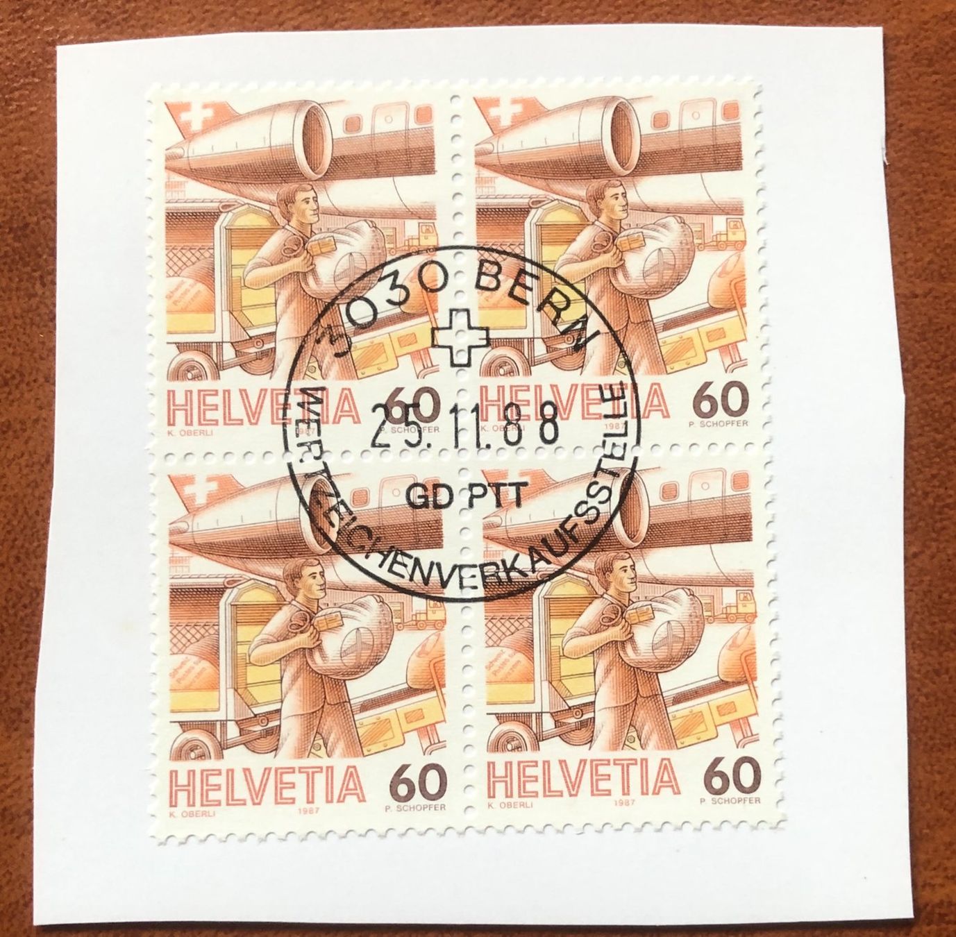 Tutti i francobolli: 4 er Block Nr.739 mit Papier Stempel Bern    – Usato da Aarau venduto da Billa007
