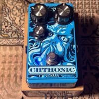 DOD Chthonic Fuzz état neuf avec boîte