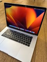 Macbook Pro 15‘‘ - 2017 mit Touchbar - 256 GB