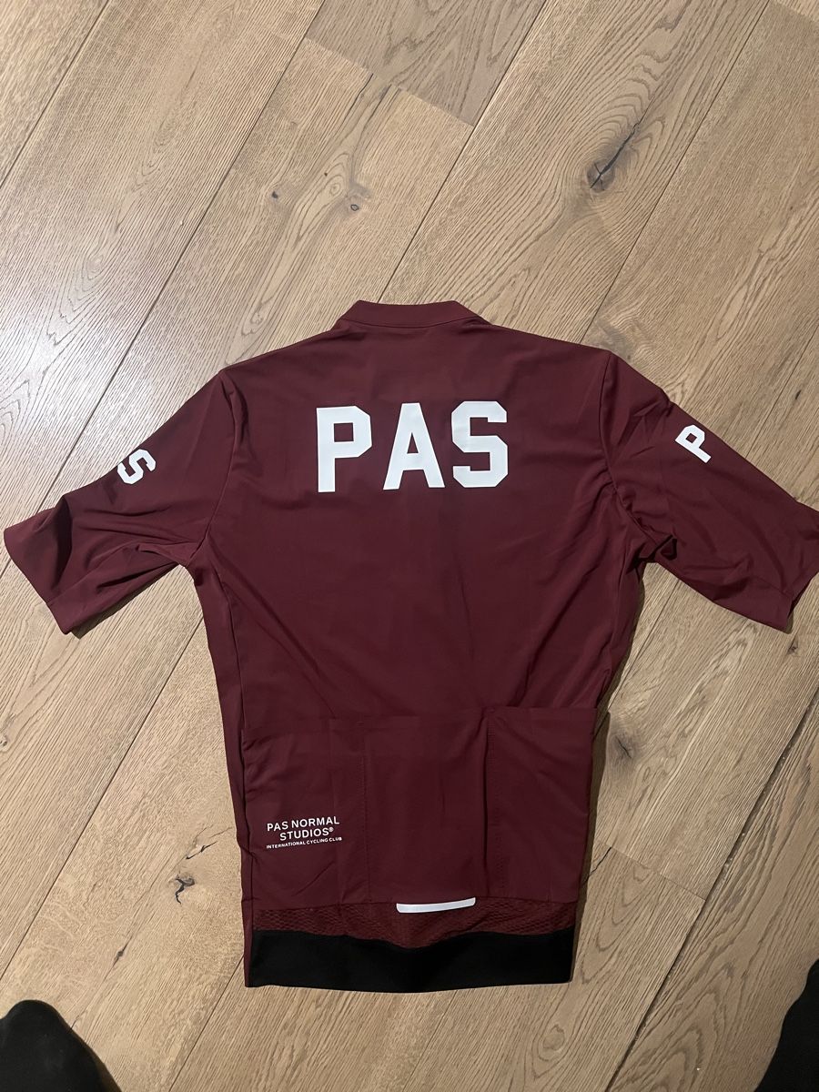 Pas Normal Studios Maillots de corps & Pantalons: Pas Normal Studios Radtrikot Replika – Neuf (Voir description) à Ipsach par GDH1 2