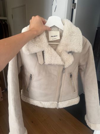 Pull and Bear Jacke Gefüttert