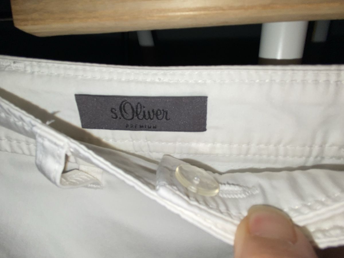 Pantaloni: S. Oliver Chino Hose weiss 34 – Usato da Oberrohrdorf venduto da Desteny1 2