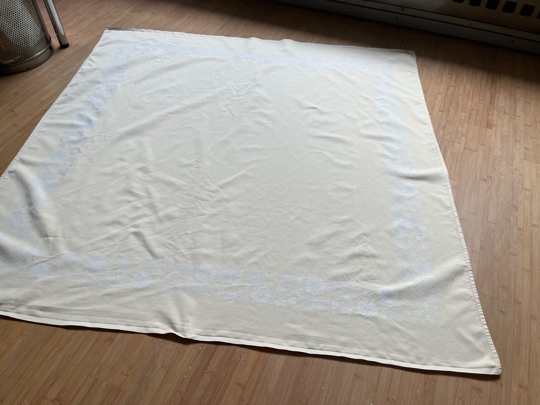 Altra biancheria da tavola: Tischtuch ca 1375x1370cm - beige – Usato da Zollikofen venduto da pico27