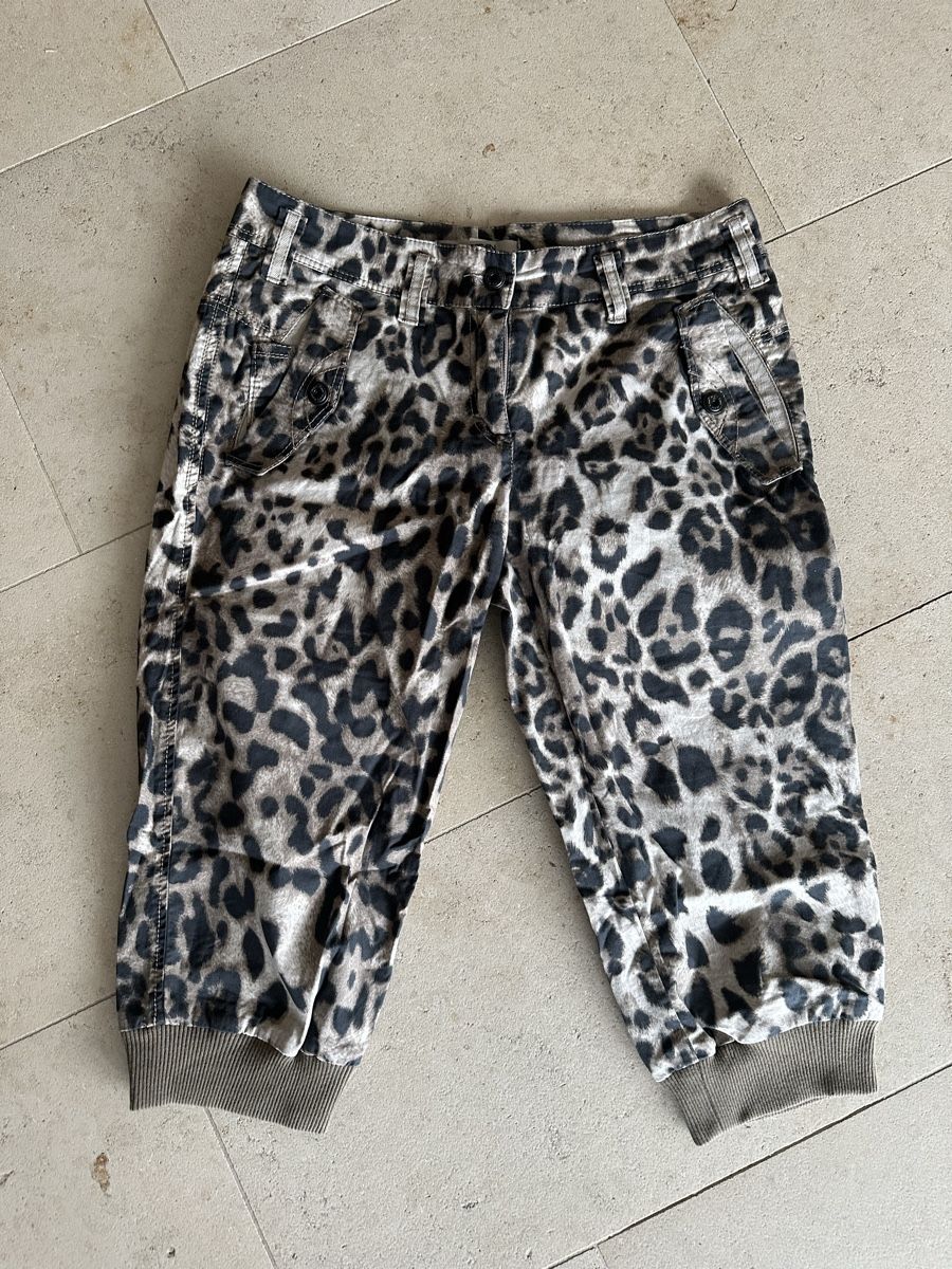 Marc Cain Pantaloni: Marc Cain Capri Hose Leo Print Gr. N3 – Usato da Buchs SG venduto da Sunie