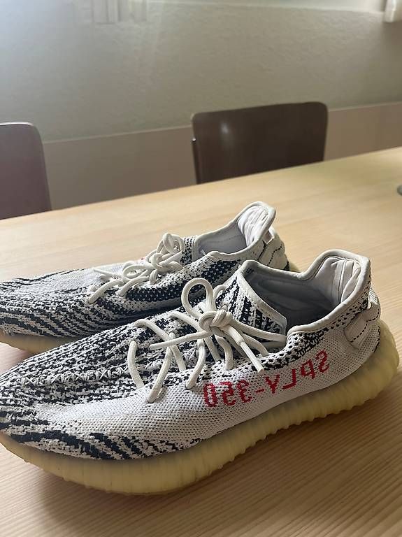 Scarpe da uomo: Adidas Yeezy Boost 350 V2 zebra – Usato da Bern venduto da MrRandy 1